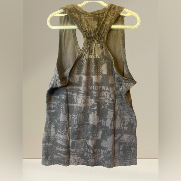 Tank top, Bench - Picture 3 of 3